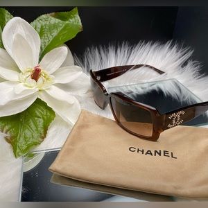 chanel sunglasses cc logo